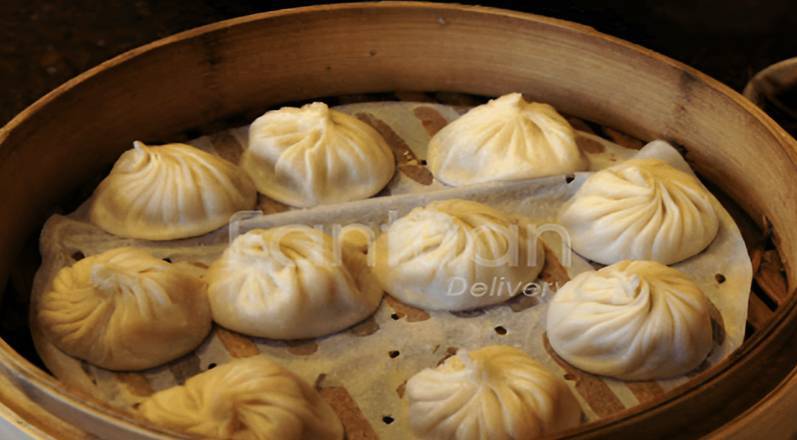 5. Shanghai Juicy Pork Buns 招牌小笼包